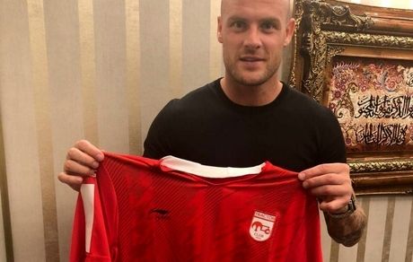 استوکس به دنبال قرارداد ۱۸ ماهه با استقلال