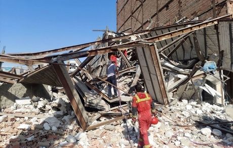 شمار فوتی‌های ریزش چند ساختمان در تهران به ۵ تن رسید