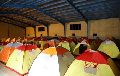 اسکان اضطراری مردم سیل‌زده "میناب" در مدارس