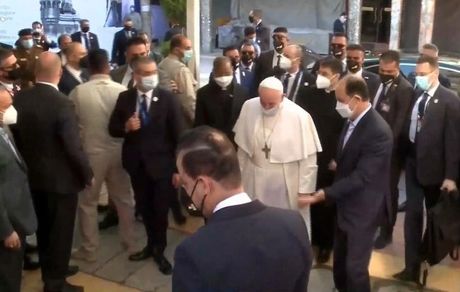 دیدار پاپ فرانسیس با آیت‌الله سیستانی آغاز شد