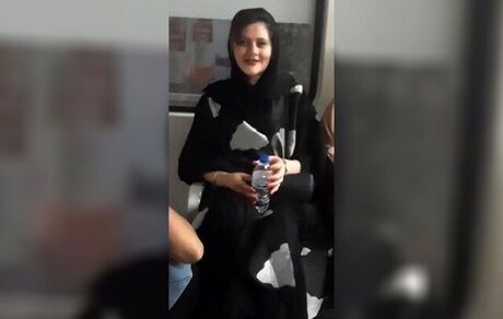 حضور پدر مهسا امینی و وکلای او در جلسه پزشکی قانونی