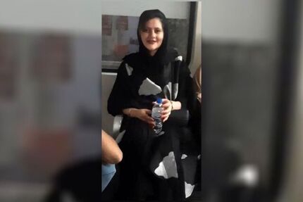 حضور پدر مهسا امینی و وکلای او در جلسه پزشکی قانونی