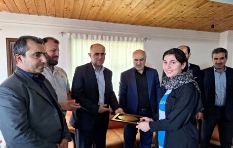 تجلیل حاشیه‌ساز فرماندار کلاردشت از یک ورزشکار / وزیر کشور خواستار پیگیری شد