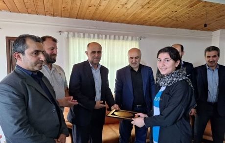 تجلیل حاشیه‌ساز فرماندار کلاردشت از یک ورزشکار / وزیر کشور خواستار پیگیری شد