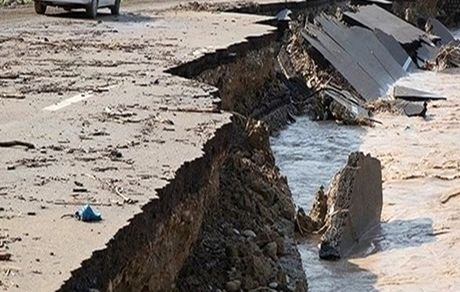 خسارت سنگین سیل به جاده‌ها و راه‌های استان ایلام