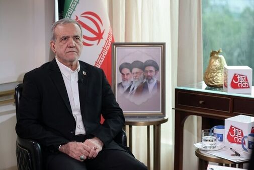 رئیس جمهور: تنگه هرمز باز می‌شود بشرطیکه آمریکا دست از محاصره و تحریم بردارد
