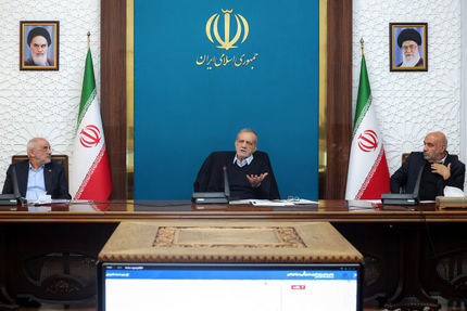 تاکید رئیس جمهور بر اجرای طرح های فناورانه و عملی در کاهش مصرف آب و انرژی دستگاه‌ها