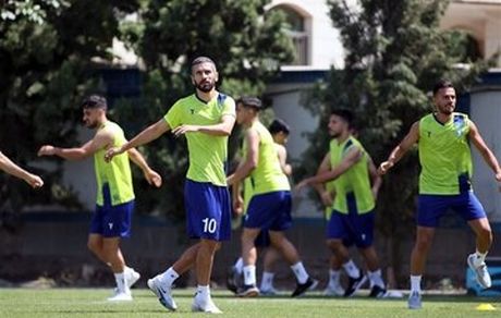 دو بازیکن جدید استقلال نیامده، جدا می‌شوند