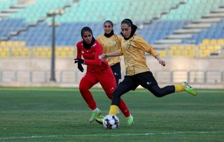 لیگ برتر فوتبال بانوان: خاتون بم حریفش را گل باران کرد / پرسپولیس متوقف شد