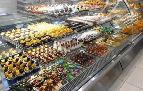 قطار مهاجرت‌ها به صنف شیرینی‌فروشی‌ها رسید / افت ۴۰ درصدی فروش قنادی‌ها