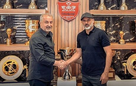 مربی پرسپولیس قراردادش را تمدید کرد
