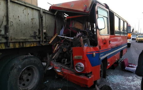 ۲۰ کشته و زخمی در تصادف اتوبوس و تریلی در استان لرستان