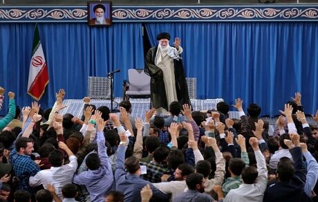 امروز، جمعی از دانشجویان با رهبر انقلاب دیدار می‌کنند