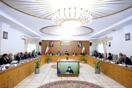 اتخاذ تدابیر لازم برای تسهیل فروش محصولات تولیدکنندگان زعفران و برنج