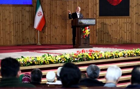 رئیس جمهور: دنبال جنگ نیستیم / قرار نیست سر خم کنیم
