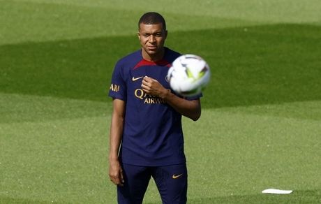 بارسلونا مشتری جدید ام‌باپه