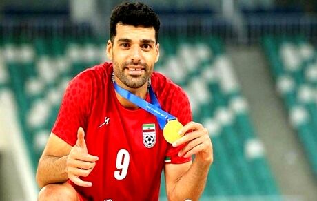 مهدی طارمی در بوشهر تیم‌داری می‌کند