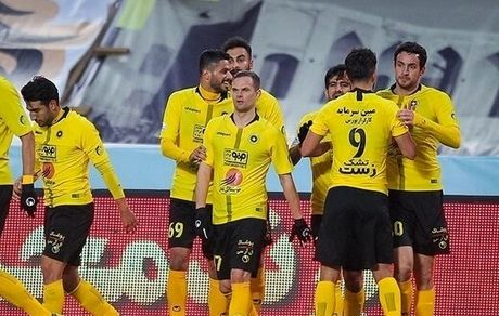 یک سپاهانی قبل از بازی با استقلال کرونا گرفت