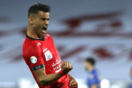 مهاجم تیم فوتبال پرسپولیس زانوی خود را عمل کرد