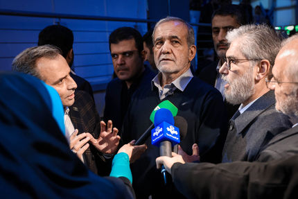 رئیس جمهور: آماده‌ایم که بخشی از کارخانه، شهر و اقتصاد را در اختیار دانشگاه قرار دهیم