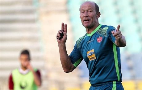 
پای وزیر ورزش به قرارداد کالدرون باز شد
