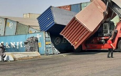 یک کشته در واژگونی کانتینر روی پژو پارس در بندر شهیدرجایی