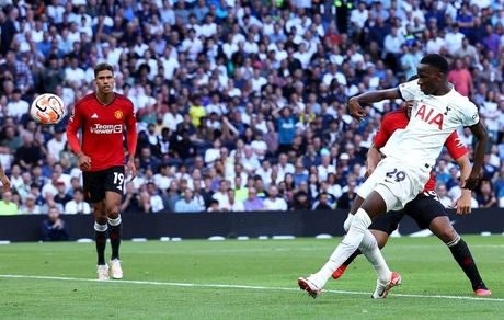 برد تاتنهام مقابل منچستریونایتد در بازی بزرگ لیگ برتر