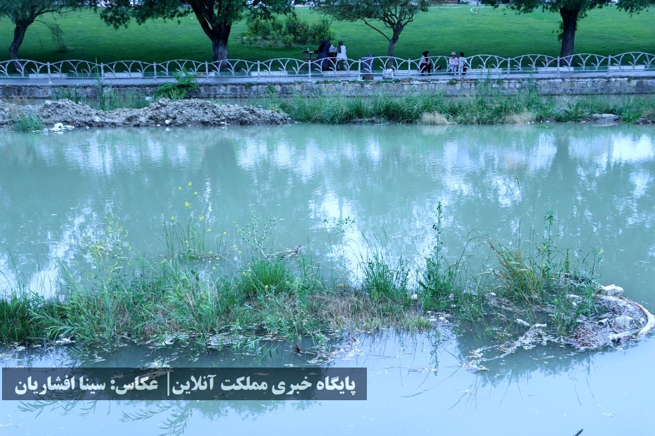 رودخانه‌ای به حال خود رهاشده در میان ارومیه
