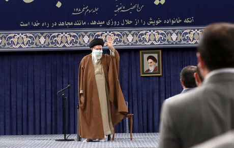 دولت کارهای اقتصادی مهمی در پیش دارد؛ همه کمک کنند تا به نتیجه دست یابد