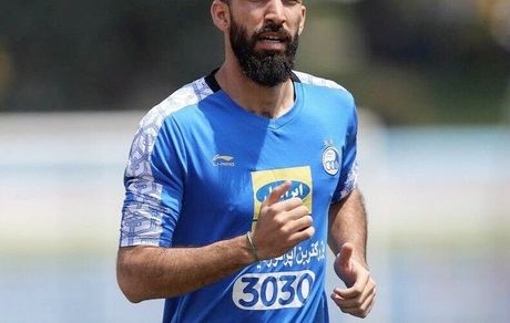 روزبه چشمی به بازی تراکتور ‌می‌رسد