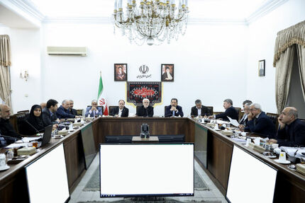 عارف: اجازه نمی‌دهیم دشمنان از جبهه اقتصادی به کشور آسیب برسانند