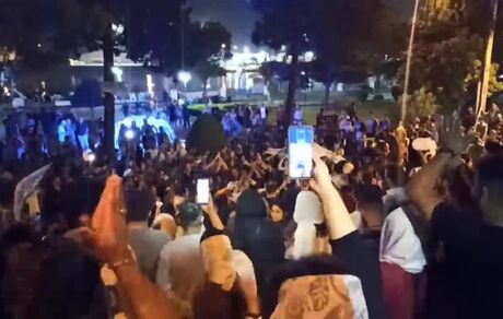  شادی هواداران ملوان انزلی بعد بازگشت به لیگ برتر / ویدئو
