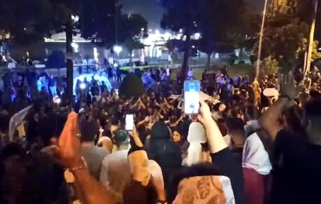  شادی هواداران ملوان انزلی بعد بازگشت به لیگ برتر / ویدئو