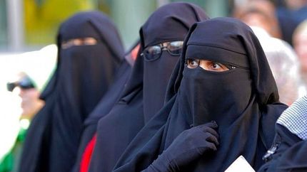 همه‌پرسی: پوشاندن چهره در سوئیس ممنوع شد