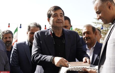 وزیر ورزش و جوانان به پاریس رفت