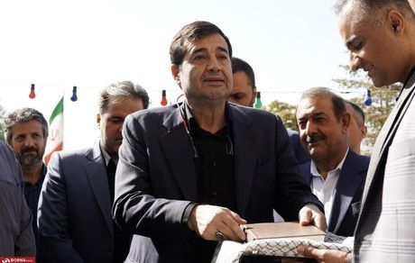 وزیر ورزش و جوانان به پاریس رفت