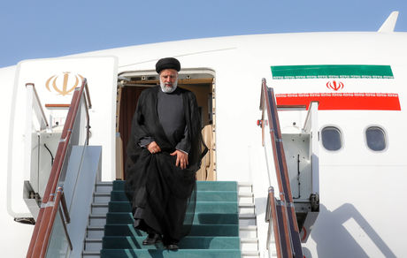 رئیس جمهور به منظور افتتاح نیروگاه ۱۰۲۶ مگاواتی وارد زنجان شد