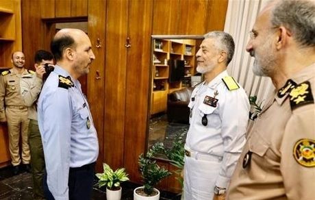 ارتقای درجه ۲۵ نفر از فرماندهان و مدیران ارشد ارتش جمهوری اسلامی ایران