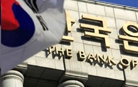 آقای نماینده، قدری آرام‌تر، اقتصاد و صنعت کُره فروپاشید!