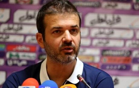 استراماچونی نام مهاجم مدنظرش را به باشگاه داد/ حضور بازیکن صربستانی در استقلال صحت ندارد 