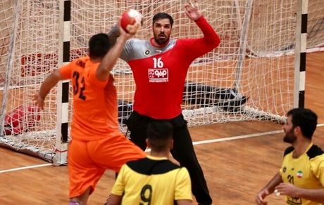 پایان هفته چهارم لیگ برتر هندبال: یکه تازی نیروی زمینی کازرون و سپاهان اصفهان