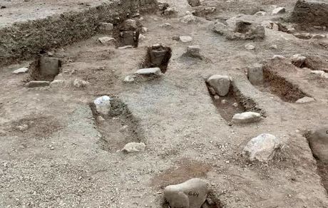 کشف نخستین سنگ گور منقوش متعلق به دوره ی اشکانی در ایران