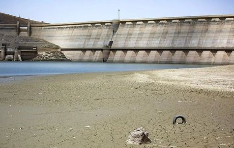 کمتر از نیمی از سد اکباتان، آب دارد