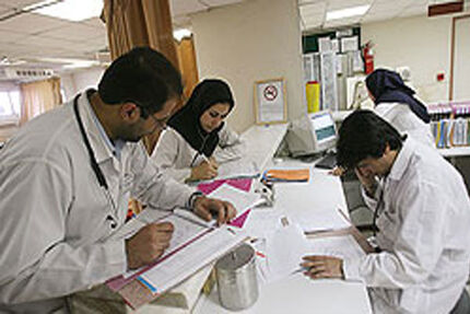 تسهیل شرایط تمدید میهمانی دستیاران پزشکی