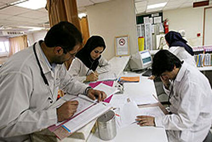 تسهیل شرایط تمدید میهمانی دستیاران پزشکی