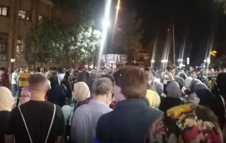 گروهی از همدانی‌ها در اعتراض به قطعی آب تجمع کردند