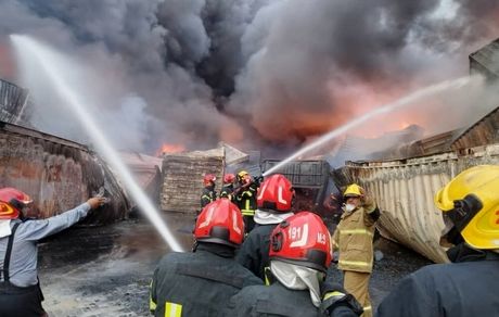 حضور ۵۰ تیم امدادونجات در محل حادثه انفجار بندر شهیدرجایی