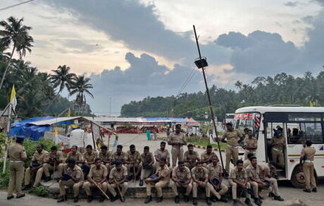 اعتراض ماهیگیران هندی به ثروتمندترین مرد آسیا به خشونت کشیده شد