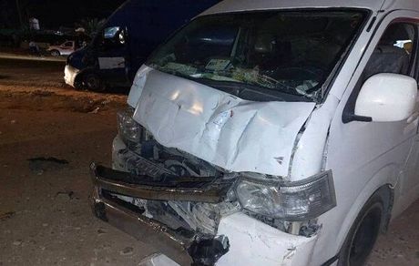 یک دستگاه ون با زائران ایرانی اربعین در عراق واژگون شد