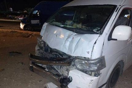 یک دستگاه ون با زائران ایرانی اربعین در عراق واژگون شد